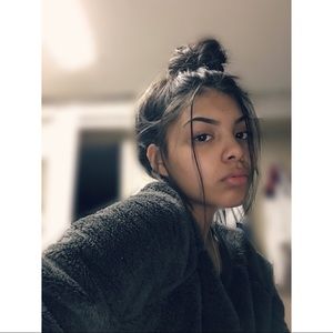 Meet your Posher, Alexandra